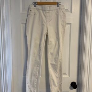Charlie B Women’s White Jeans